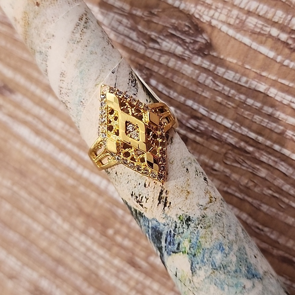 Ring - Picture 1 of 5